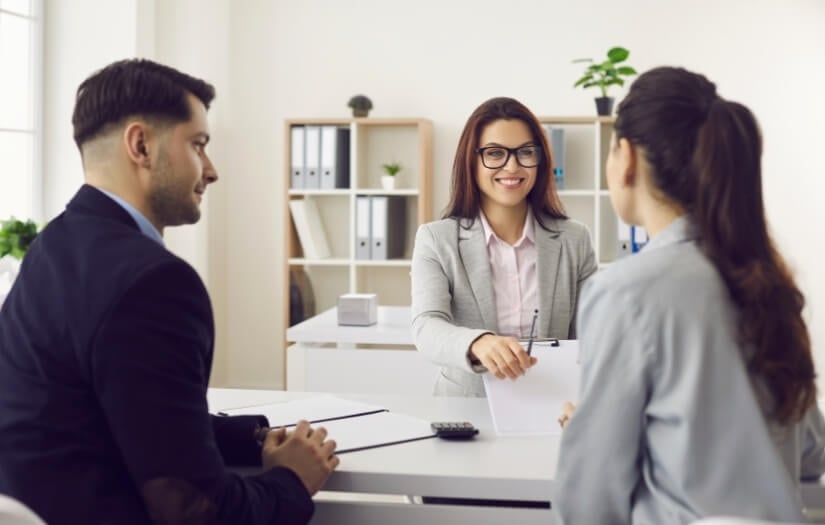 Do banks have notaries